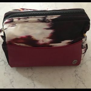 Lululemon Mind and Body Cosmetic bag, EUC.